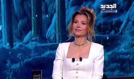 هربت من سوريا مرورا بلبنان.. زوجة فنان شهير تكشف تلقيه تهديدات وتوّجه رسالة إلى أسماء الأسد (فيديو)