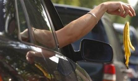 مشهد منفّر وبلدية واحدة تبتكر حلاّ &quot;موجعاً&quot;... متى تنتهي ظاهرة النفايات العشوائية؟