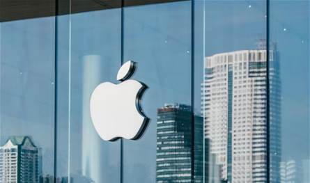 الاتحاد الأوروبي يضغط وآبل تُقاوم: معركة قانونية حول نظام ios