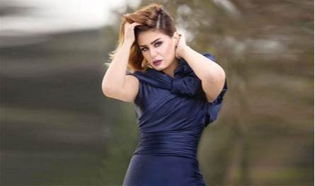 بـ&quot;شورت&quot; قصير... ممثلة شهيرة تستمتع بوقتها في لبنان (صور)
