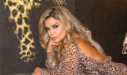 &quot;ما بعرف شو حس&quot;.. هكذا علّقت فنانة لبنانية على اقتحام أحد المعجبين حفلها واحتضانها أمام زوجته (فيديو)