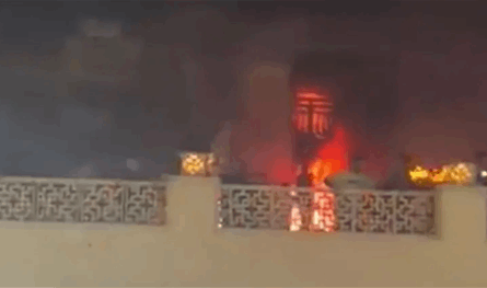 بالفيديو: حريق كبير يضرب السوق القديم في بندر عباس جنوبي إيران
