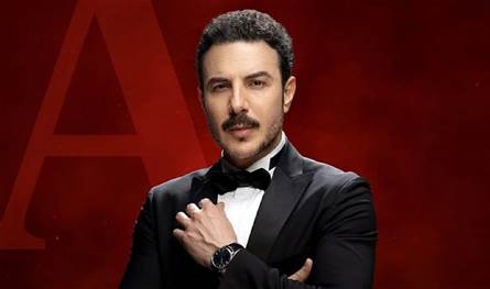 يبدو وكأنه شقيقه: ابن باسل خياط يُثير ضجة.. أصبح شابا وسيماً كوالده (صورة)