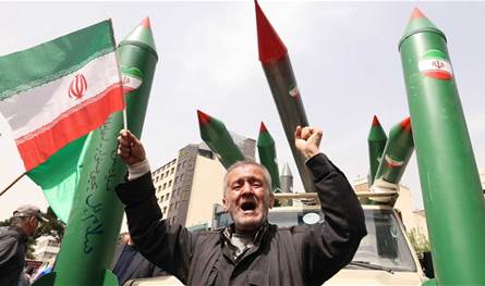 تقرير بريطاني يكشف: إيران تواجه أخطر اختبار لوجودها منذ عام 1979