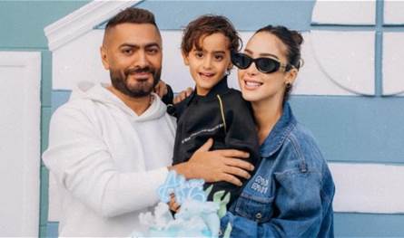 بسبب مرض ابنه.. هذا ما فعله تامر حسني (صورة)