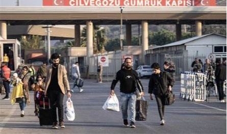 بالفيديو: سوريون يغادرون تركيا.. العودة بـ&quot;الآلاف&quot;!