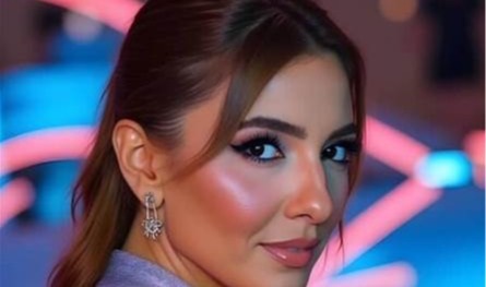 بملامح مختلفة وتعليق غامض.. فنانة شهيرة تُثير الجدل (صور)