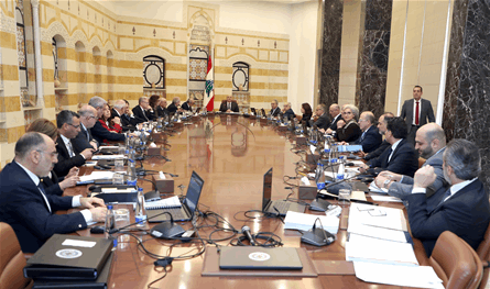 التشكيلات الدبلوماسية أمام مجلس الوزراء الإثنين وعون يلتقي البابا اليوم