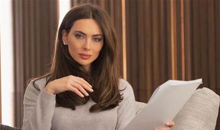 بعد غياب طويل... شاهدوا كيف احتفلت ستيفاني صليبا بعيد ميلادها مع أصدقائها (فيديو)