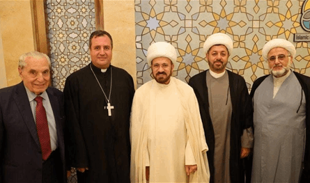 رئيس المجلس الإغترابي اللبناني للأعمال يكرم الأب إدمون رزق بعشاء في ديربورن