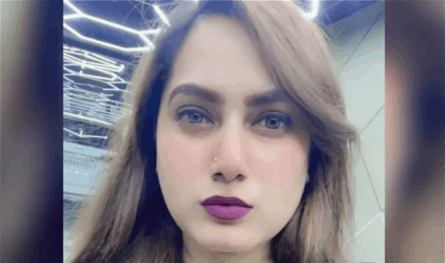 رائحة كريهة كشفت مصيرها.. وفاة غامضة لمؤثرة في سيارتها