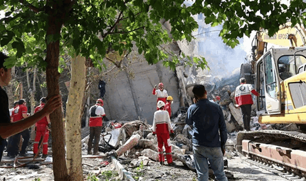 طهران تهتز على وقع انفجارين… والدفاعات الجوية تتحرّك