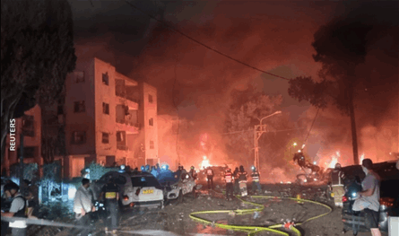 الحرب مستمرة... موجة جديدة من الصواريخ الإيرانية تعصف بإسرائيل