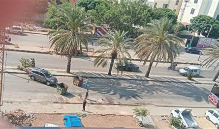 بالصورة.. قطع طريق عام البداوي احتجاجاً على حجز سيارته!