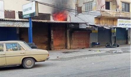 في طرابلس.. احتراق محل بشكل كامل