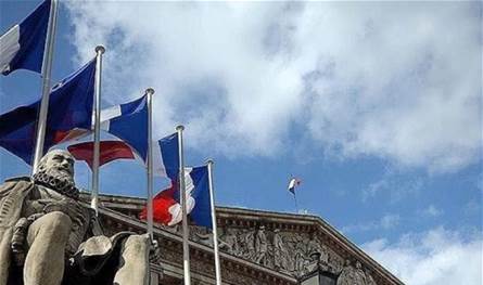 فرنسا: لا نعارض قصف البنية التحتية النووية لإيران