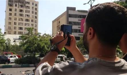 لاجئون في قبضة التجسّس