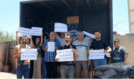 أهالي البقاع يعتصمون مطالبين بتعويضات الترميم المتأخرة جراء العدوان الإسرائيلي