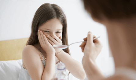 بسبب خطر مميت.. سحب دواء سعال شهير للأطفال من الأسواق