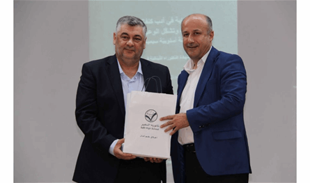 زاهي القادري مكرّمًا في &quot;ثانوية السفير&quot;: اختصرَتْ أمّةً في كتاب من قيم