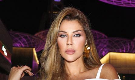 شاهد.. كارلا حداد تثير الجدل بهذه الحركات الغريبة في جلسة تصوير لافتة