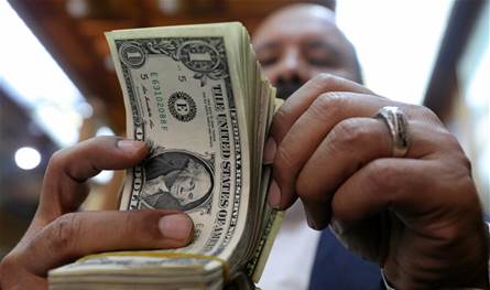 مبلغ كبير... مليارات الدولارات دخلت بلداً عربيّاً