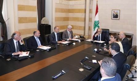 في السراي.. اجتماع بحث معالجة &quot;الروائح الكريهة&quot; في محيط المطار