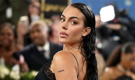 لحظات دافئة تجمعهما في الرياض.. جورجينا رودريغيز تستمتع بعطلتها الصيفية مع رونالدو (صور)