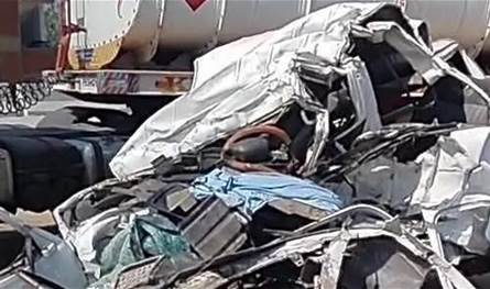 حادث سيرّ مروّع في دولة عربيّة... 14 قتيلاً وإصابات