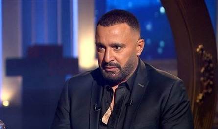 بعد اتهامات طليقته.. أحمد السقا يتجاهل قرار استدعائه للنيابة وفنان شهير يتدخل للصلح بينهما! (فيديو)