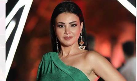 &quot;نجمي خفيف&quot;... ممثلة شهيرة تكشف موقفها من الحسد وكيف تبتعد عنه (فيديو)