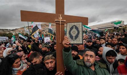 القلق المسيحي يتصاعد في سوريا فهل ينتهي بالتهجير ؟