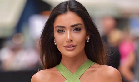 من داخل منزلها الفخم في بيروت.. جيسيكا عازار تسمتع بوقتها مع ابنها داخل حوض السباحة (صور)