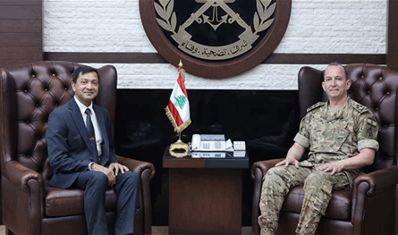 قائد الجيش عرض الاوضاع مع السفير البنغالي