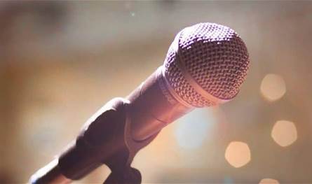 بعد انفصالها عن حبيبها.. نجمة شهيرة تبكي على المسرح (فيديو)