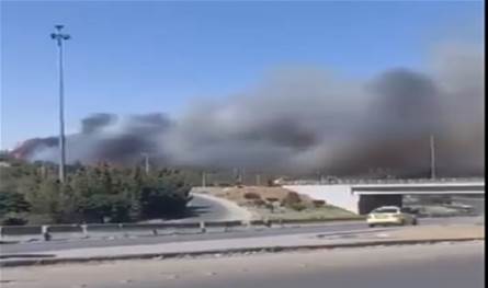 فيديو من دمشق... حريق كبير في محيط قصر الشعب