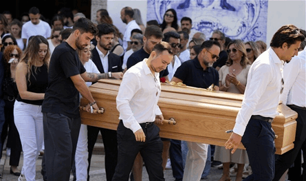جنازة مؤثرة لنجم ليفربول ديوغو جوتا.. نجوم كرة القدم يودعونه وغياب رونالدو يثير الجدل (فيديو وصور)