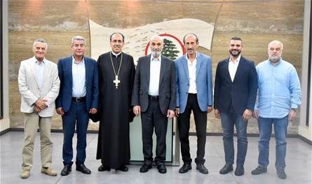 جعجع التقى وفدي بلديتي كرخا وديرميماس