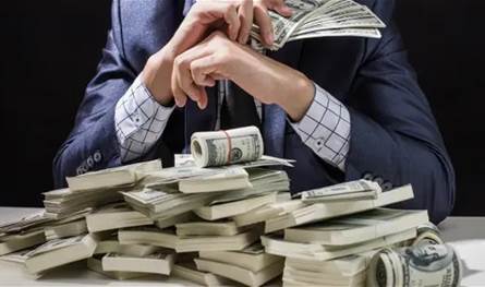 فنان يخسر 90% من ثروته.. ماذا حصل؟