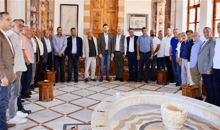 جنبلاط التقى وفدا من المجلس المذهبي