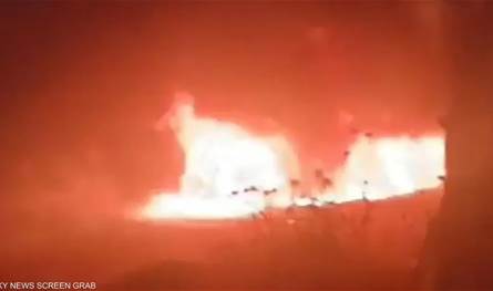  مستوطنون يحرقون مخزنا للسيارات في برقا بالضفة الغربية (فيديو)