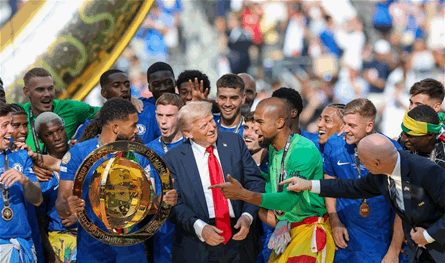 تصريح مفاجئ: ترامب يحتفظ بكأس العالم للأندية وتشيلسي يكتفي بنسخة مقلّدة!