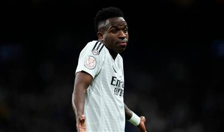 التوتر يشتعل.. فينيسيوس ينوي &quot;خيانة&quot; ريال مدريد