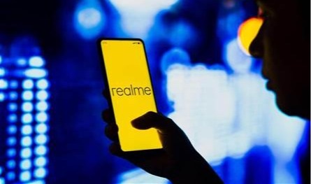 مع بطارية كبيرة وقدرات تصوير مميزة.. Realme تطلق أحدث هواتفها