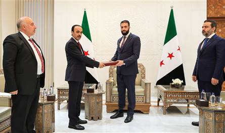 الشرع تسلم التقرير النهائي الخاص بأحداث آذار الماضي في الساحل السوريّ