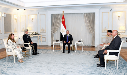 السيسي بحث مع قائد القيادة المركزية الأميركية وقف النار في غزة والأمن المائي