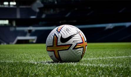 بالفيديو... وزير يتدخل لإقناع لاعب كرة قدم شهير بعدم الاعتزال الدولي