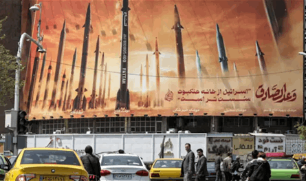 صحيفة إيرانية تكشف: طهران أضعف من أي وقت مضى