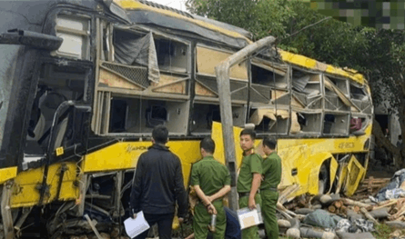 حادث حافلة مروّع في وسط فيتنام