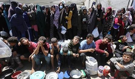وضع غزة أمام انهيار.. الجوع يهدد الأطباء!